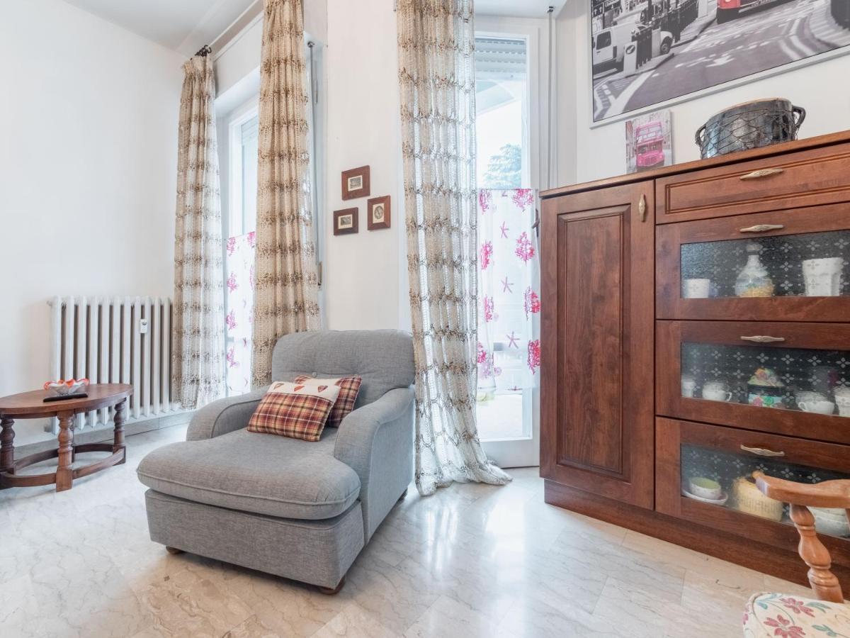 Flaminia Bright & Roomy Apartment Pesaro Ngoại thất bức ảnh