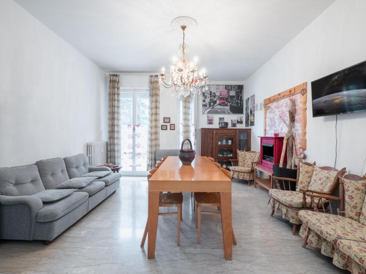 Flaminia Bright & Roomy Apartment Pesaro Ngoại thất bức ảnh