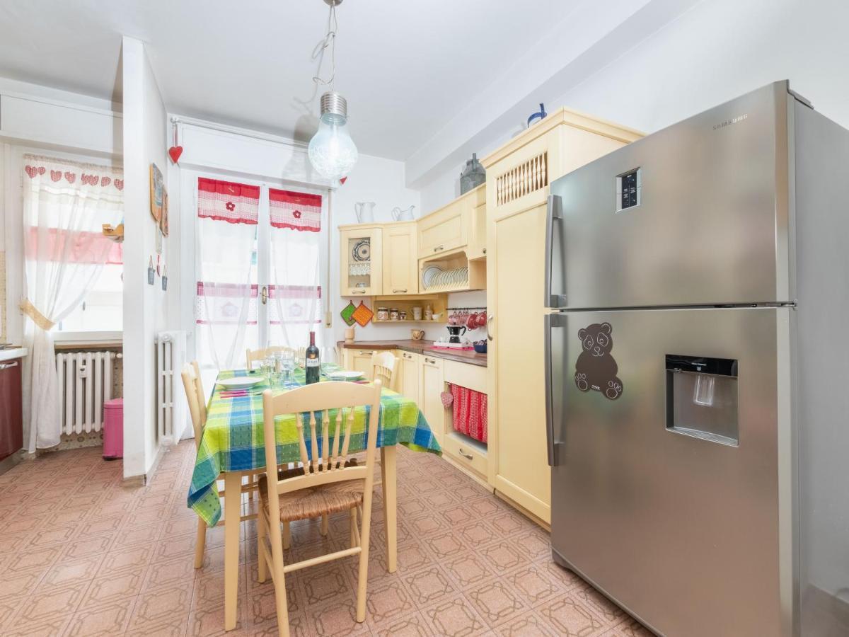 Flaminia Bright & Roomy Apartment Pesaro Ngoại thất bức ảnh